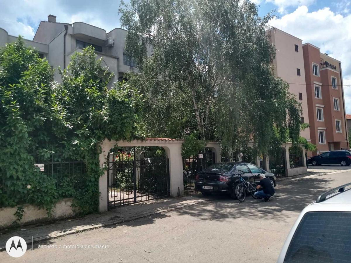 Dvete Brezi Ξενοδοχείο Μπουργκάς Εξωτερικό φωτογραφία