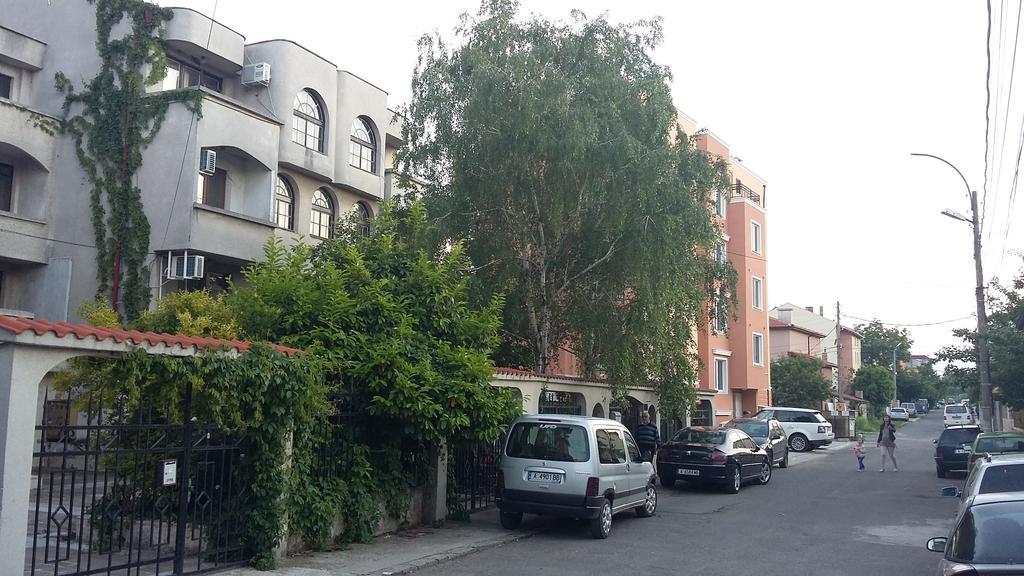 Dvete Brezi Ξενοδοχείο Μπουργκάς Εξωτερικό φωτογραφία