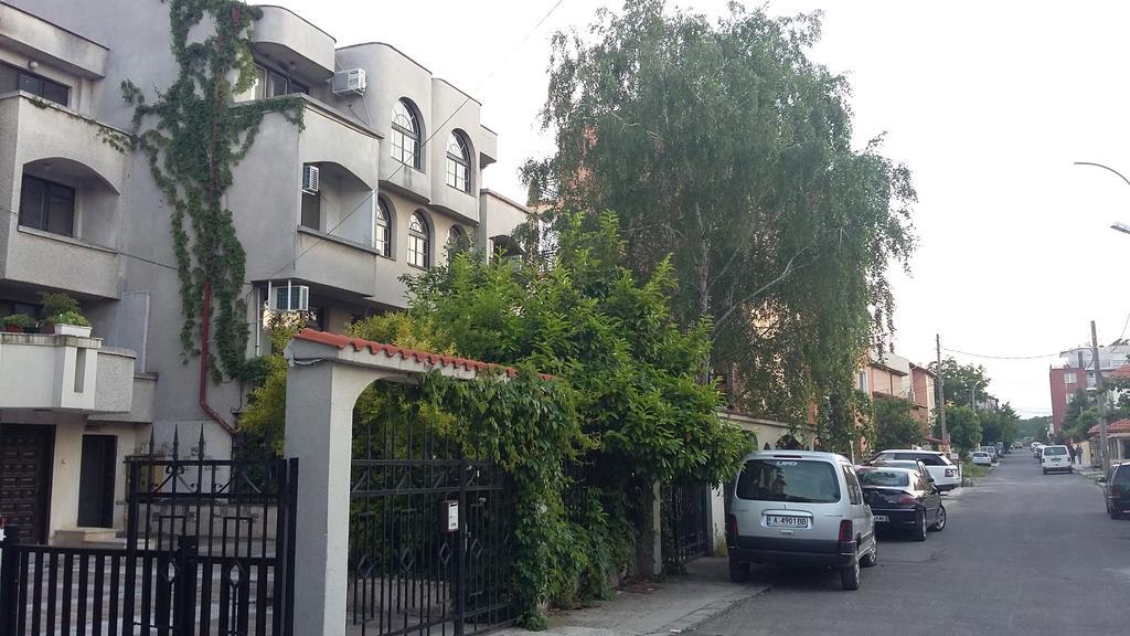 Dvete Brezi Ξενοδοχείο Μπουργκάς Εξωτερικό φωτογραφία