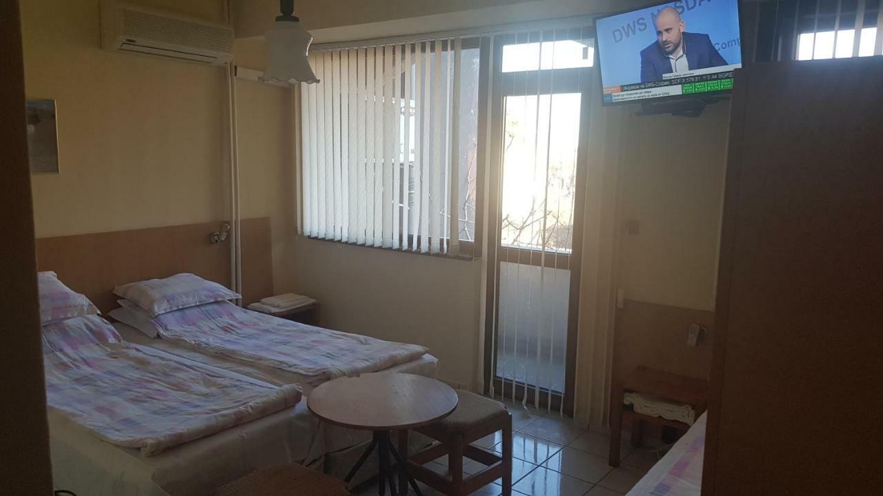 Dvete Brezi Ξενοδοχείο Μπουργκάς Εξωτερικό φωτογραφία